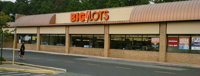 Big Lots is one of Lugares guardados de Aubrey Ramon.