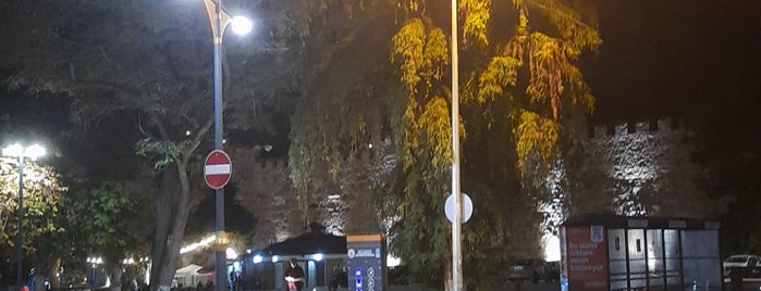 Uğur Mumcu Meydanı is one of Gidilesi Sinop Mekanları.