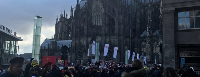 Kölner Rosenmontagszug is one of Beste Spots in Cologne.