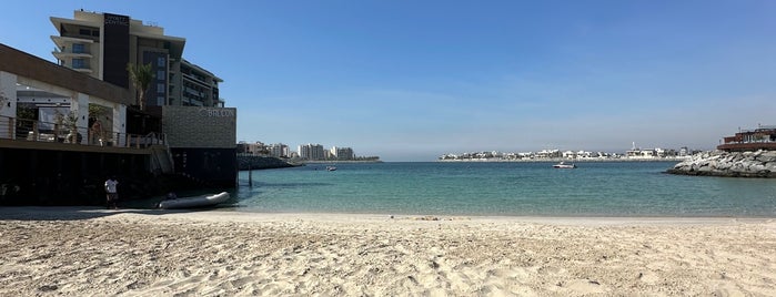Dubai Marine Beach Resort & Spa is one of Lugares favoritos de Mobin.