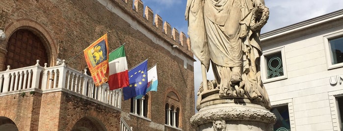 Piazzetta Aldo Moro is one of Treviso centro storico.