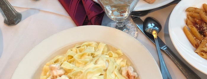 Pompei Restaurant & Catering is one of Posti che sono piaciuti a Liz.