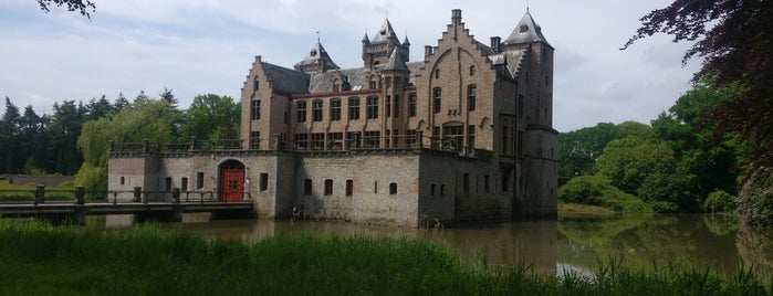 Streekhuis Kasteel Tillegem is one of Best Places Brugge.