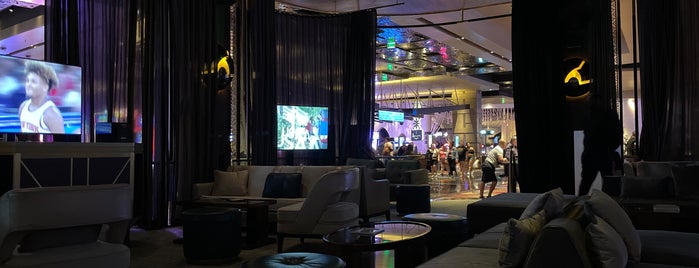 ALIBI Cocktail Lounge is one of Locais curtidos por Nathan.