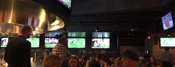 NBC Sports Grill & Brew is one of Luke : понравившиеся места.