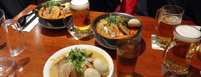 Ryus Noodle Bar is one of Andrewさんのお気に入りスポット.