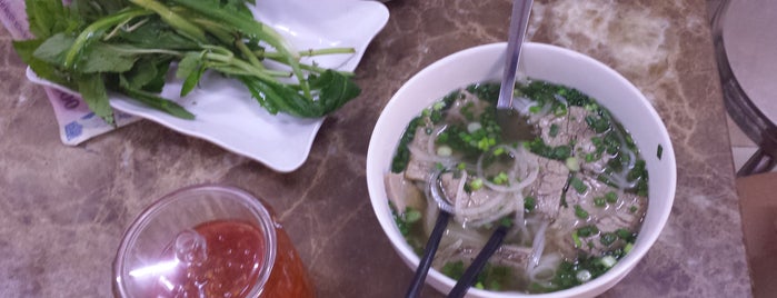 Pho Minh Loan is one of Lieux qui ont plu à Andrew.