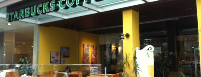 Starbucks is one of Tempat yang Disukai Ross.