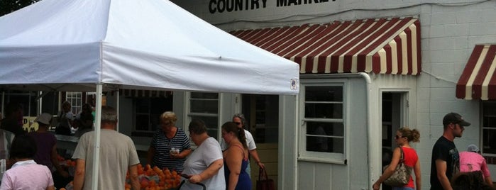 Roots Country Market & Auction is one of Jim'in Beğendiği Mekanlar.