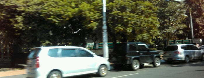 Jalan Pahlawan is one of Bus Pariwisata-Martin Jaya.