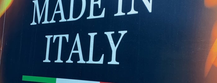 Made In Italy is one of สถานที่ที่บันทึกไว้ของ Stephanie.
