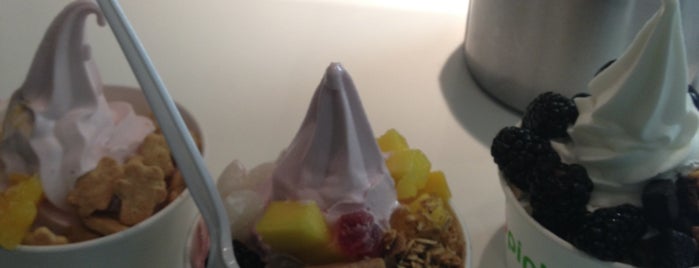 Pinkberry is one of resturants.