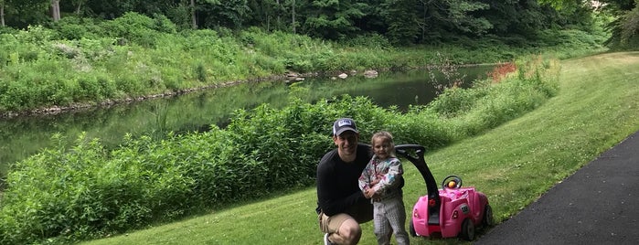 Trout Brook Linear Park / Trail is one of ct parks.