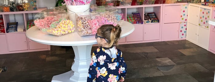 Candy Shop is one of Lugares favoritos de Maria.