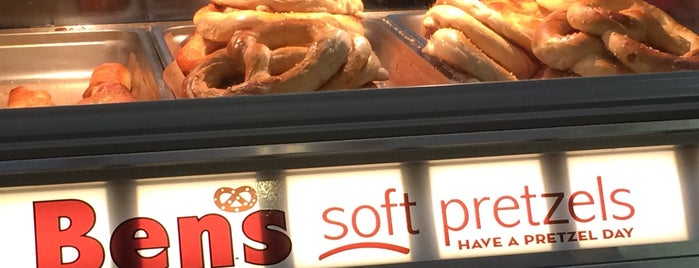 Ben's Soft Pretzels - Concord Mall is one of Places I Like To Eat.