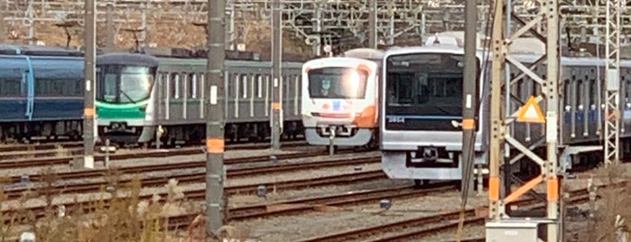 小田急電鉄 海老名電車基地 is one of 駅　乗ったり降りたり.