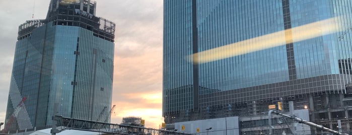 Takanawa Gateway Station is one of Posti che sono piaciuti a Masahiro.