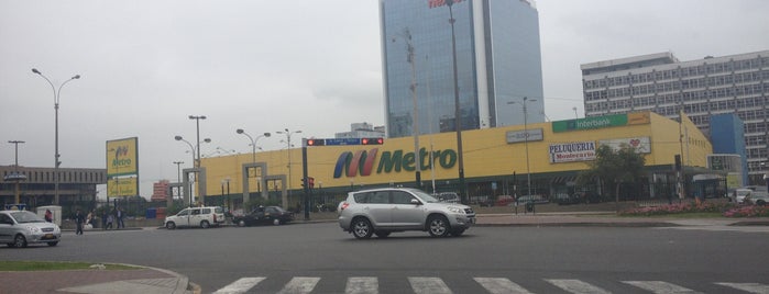 Metro is one of Tiendas Tinkay.