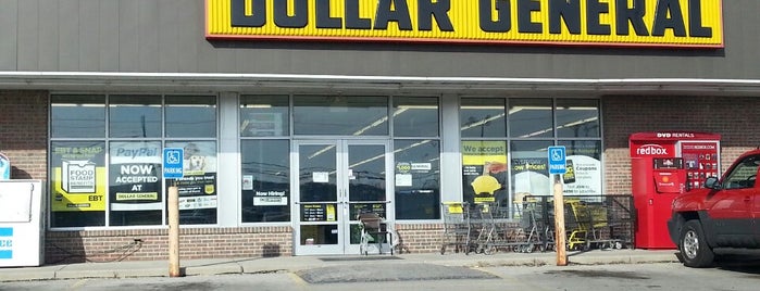 Dollar General is one of 🖤💀🖤 LiivingD3adGirlさんのお気に入りスポット.