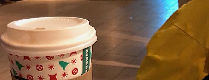 Starbucks is one of Hulya : понравившиеся места.