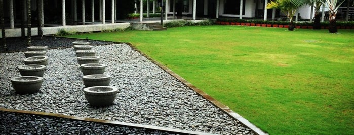 Ramada Resort Cochin is one of Best Luxury Hotels and Resorts in Kerala.