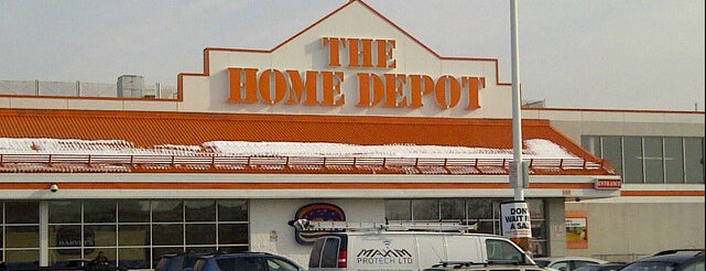 The Home Depot is one of Tempat yang Disukai Jess.