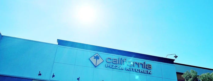 California Pizza Kitchen is one of كاليفورنيا.