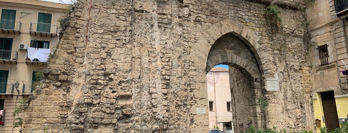 Porta Sant'Agata is one of Plans.
