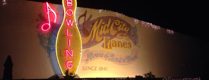 Rock 'n' Bowl is one of Nawlins!⚜️🎷🎺.