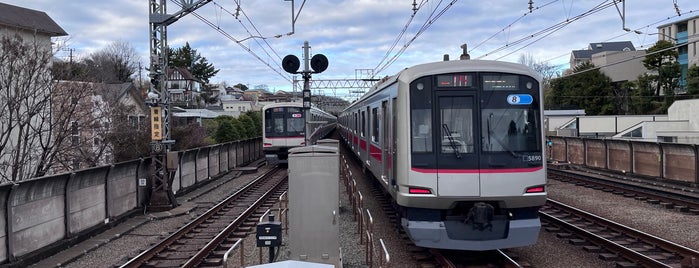 Stazione Tamagawa is one of Posti che sono piaciuti a モリチャン.