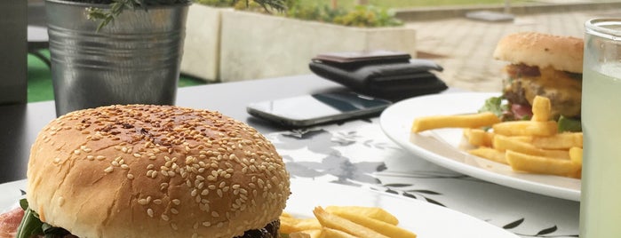 Funny Burger is one of Roteiro gastronômico do Eusébio.