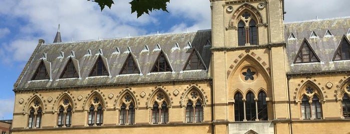 Oxford University Museum of Natural History is one of UK.
