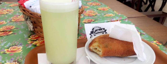 Padaria Lahude is one of Bakeries in Porto Alegre.