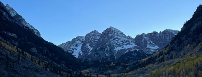 Maroon Lake is one of Lugares favoritos de Kyle.