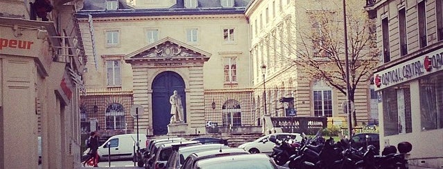 Hôtel du College de France is one of Lieux qui ont plu à Miryagub.