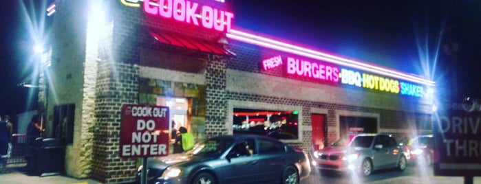 Cook Out is one of Lugares favoritos de The Hair Product influencer.