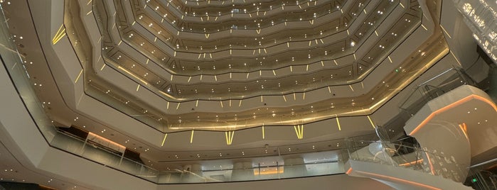 Four Seasons Hotel Guangzhou is one of Architecture to visit.