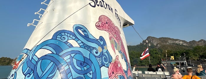 on Seatran Ferry to Samui is one of Posti che sono piaciuti a 💥Marinita.