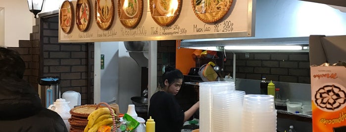 Vietnamese cuisine café is one of Orte, die Grigory gefallen.