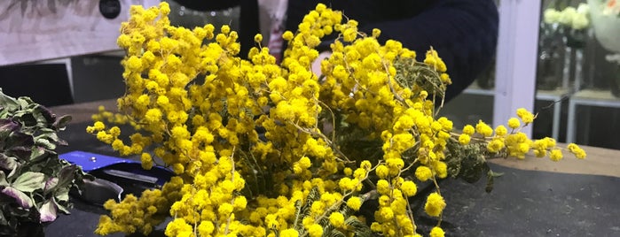 Kraft flowers is one of Настя : понравившиеся места.