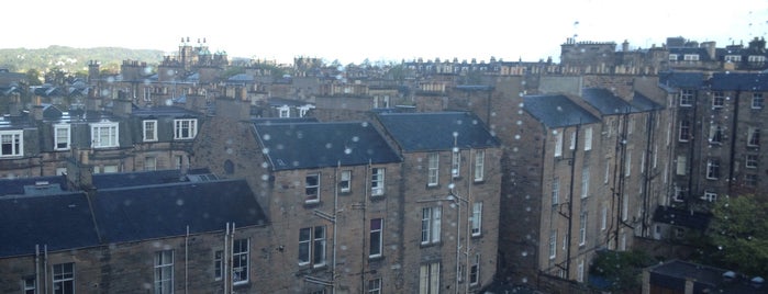 Tune Hotel is one of Edinburgh.