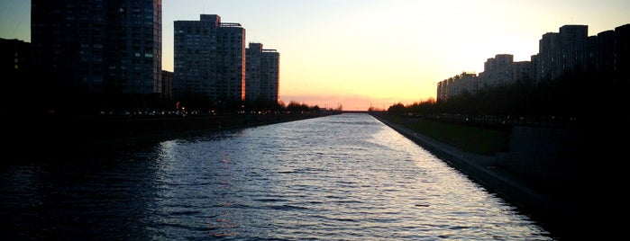 Наличный мост is one of สถานที่ที่ Stanislav ถูกใจ.