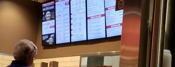 Smashburger is one of lino’s Liked Places.