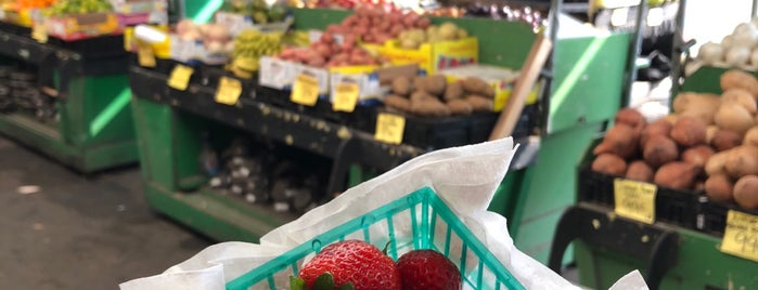 Barn Fresh Produce is one of Lieux qui ont plu à Jacquelin.