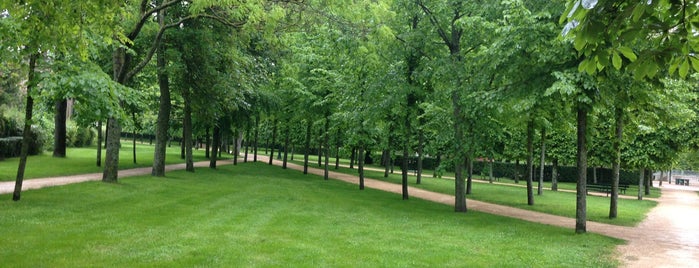 Parc de Blossac is one of Visites lieux.
