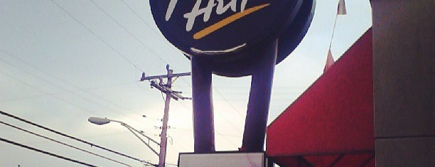 Pizza Hut is one of Chilling in wildwood, New Jersey.