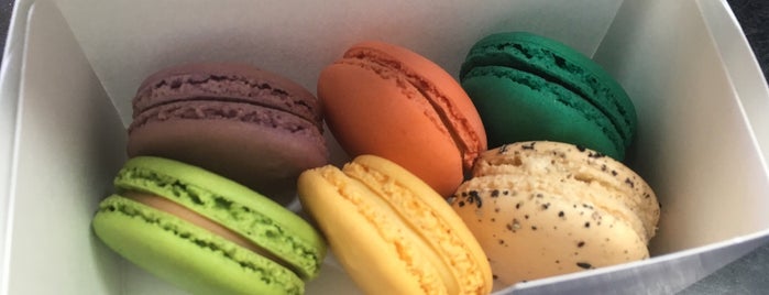 Oui Oui Macaron is one of สถานที่ที่ Dave ถูกใจ.