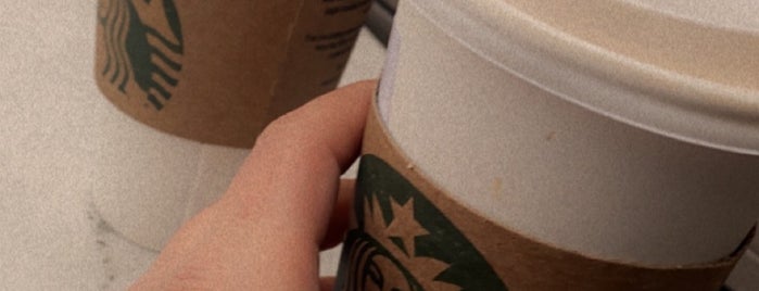 Starbucks is one of Lieux qui ont plu à O.