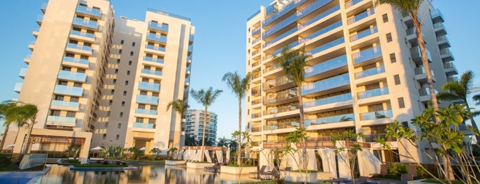 Blue Beach Point is one of Archi'nin Beğendiği Mekanlar.