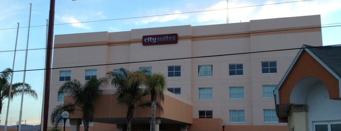 CitySuites is one of สถานที่ที่ Carmen ถูกใจ.